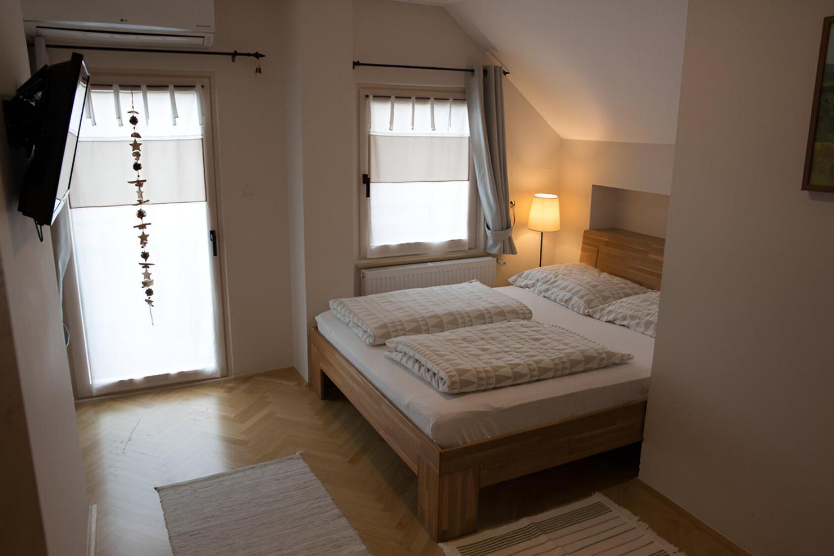 Bed & Breakfast Dvorec Petrovce Luaran gambar