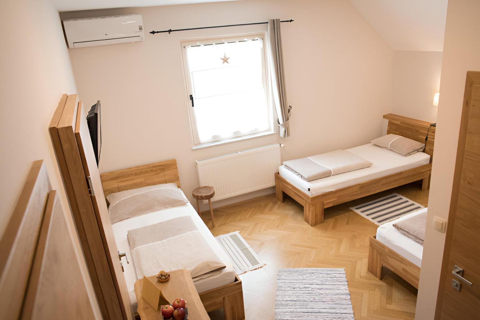 Bed & Breakfast Dvorec Petrovce Luaran gambar